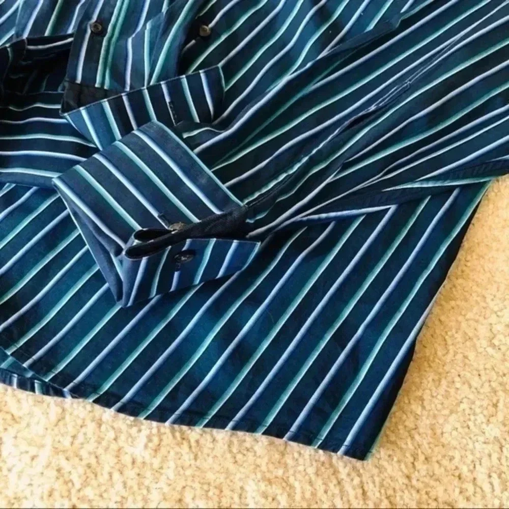 Banana Republic men dress shirt/blue w/str…